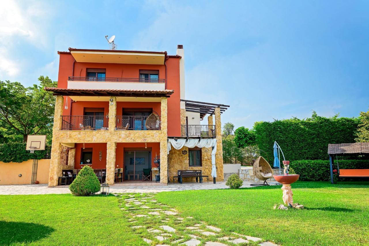 Villa Mariellie Nea Peramos  Exterior photo