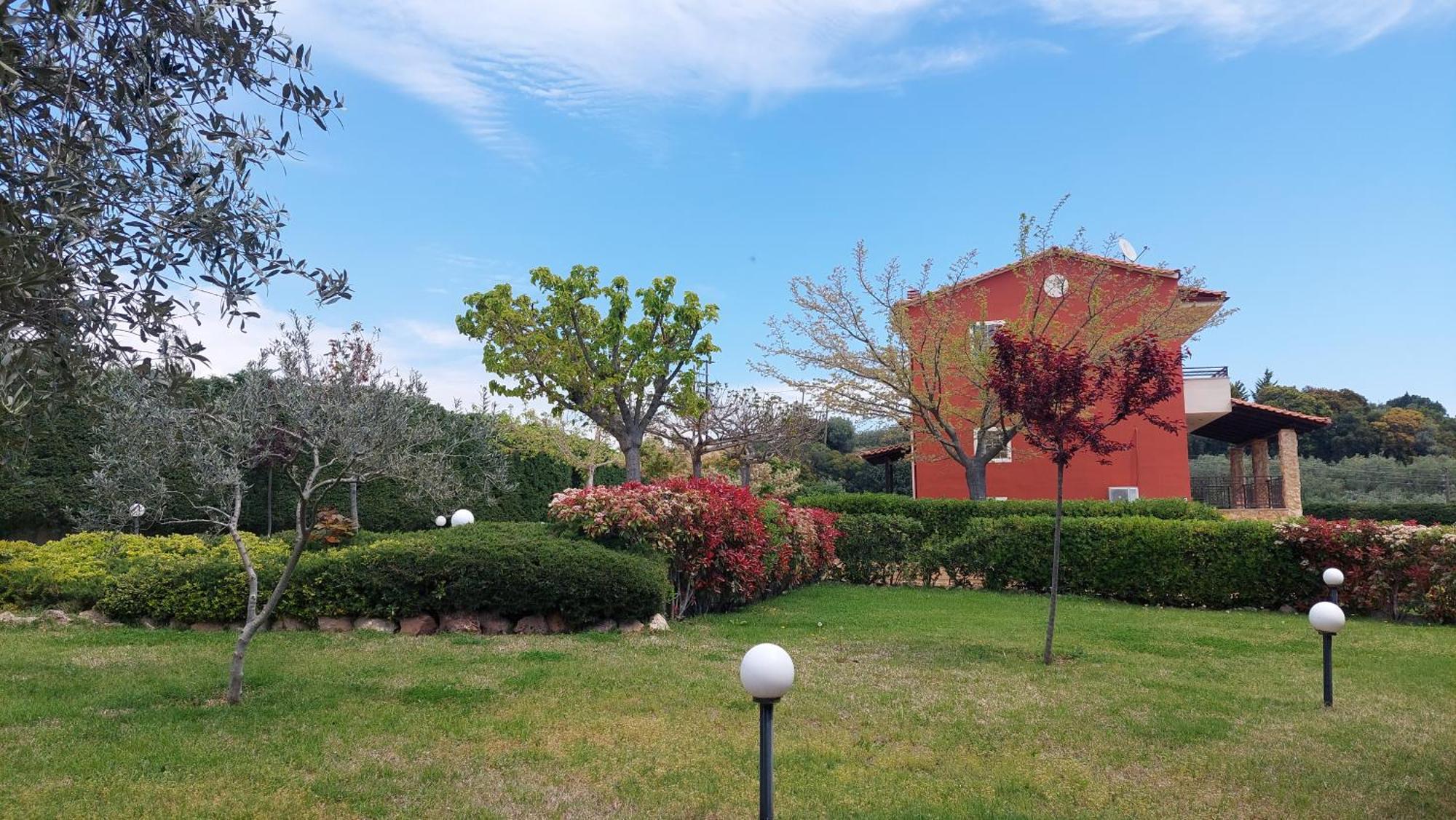 Villa Mariellie Nea Peramos  Exterior photo